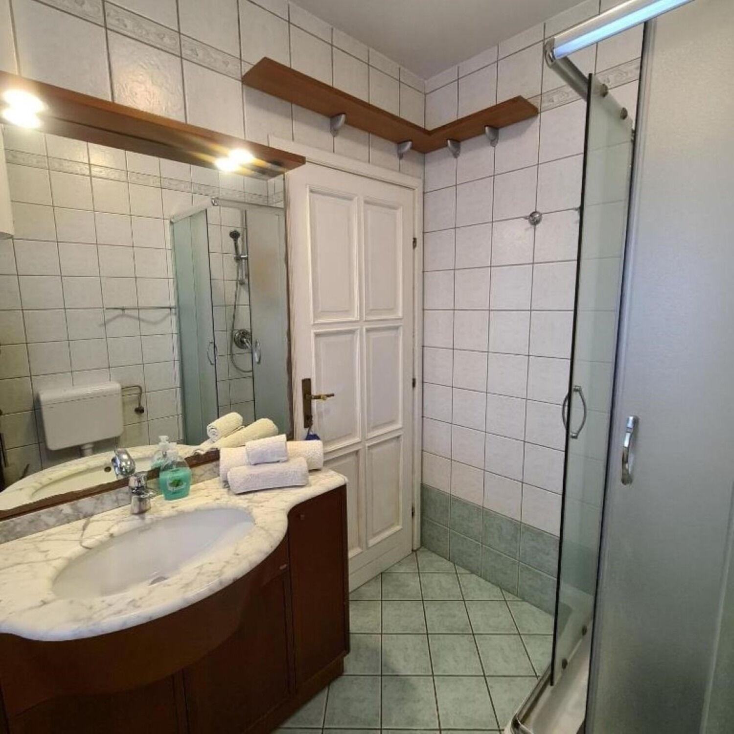Apartments Berto - 500M To The Beach ロヴィニ エクステリア 写真