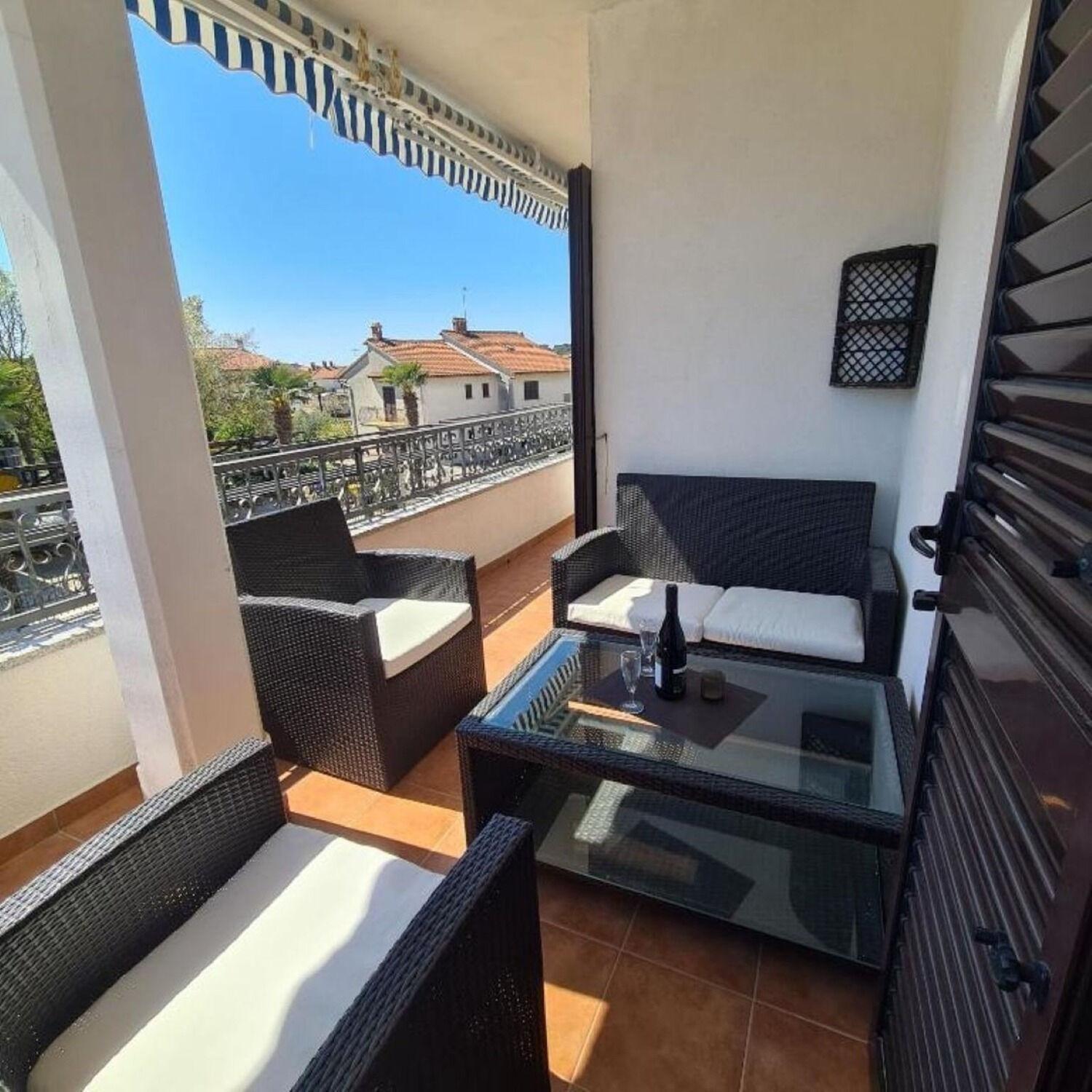 Apartments Berto - 500M To The Beach ロヴィニ エクステリア 写真