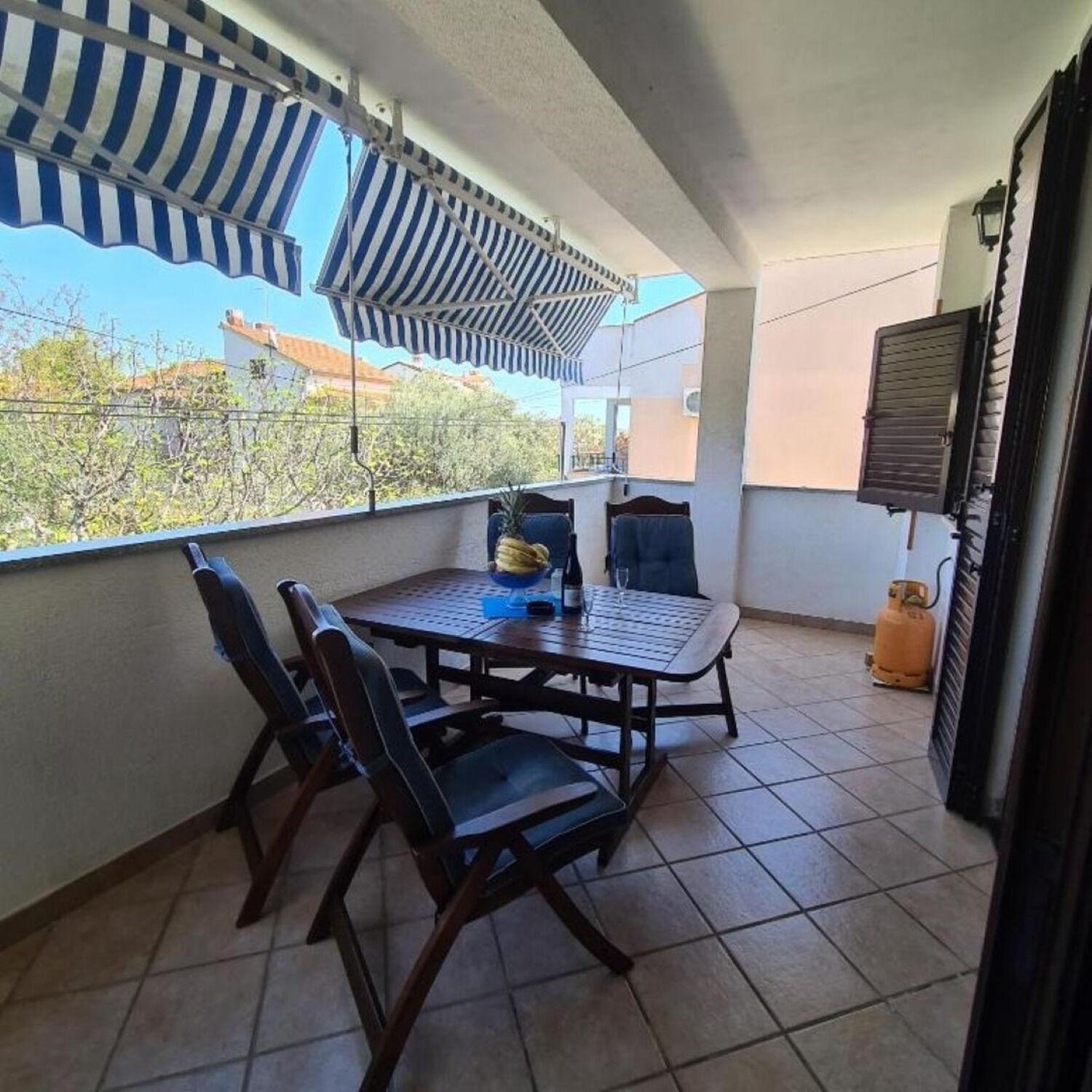 Apartments Berto - 500M To The Beach ロヴィニ エクステリア 写真