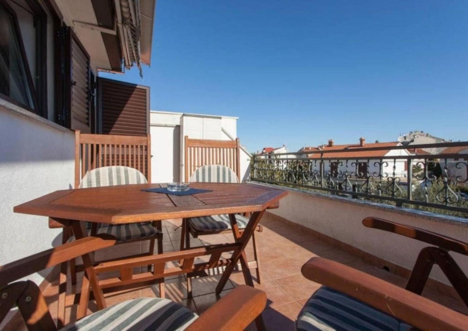 Apartments Berto - 500M To The Beach ロヴィニ エクステリア 写真