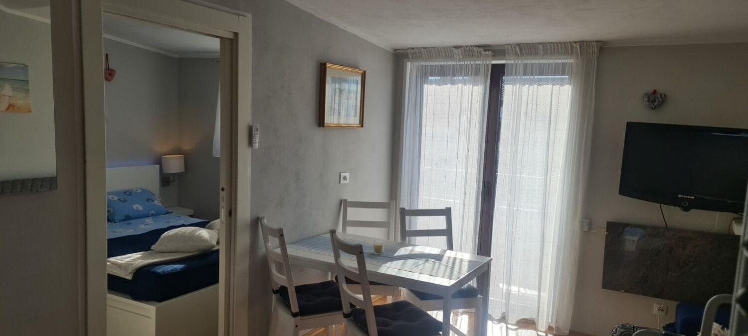 Apartments Berto - 500M To The Beach ロヴィニ エクステリア 写真